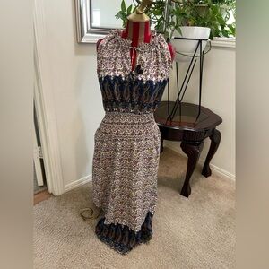 Chic Misa Midi Dress in Multicolor